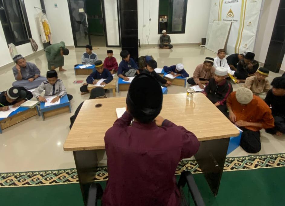 Aksi Nyata HSI BERBAGI Bersama KKN Mahasiswa STDIIS di Wilayah Minoritas