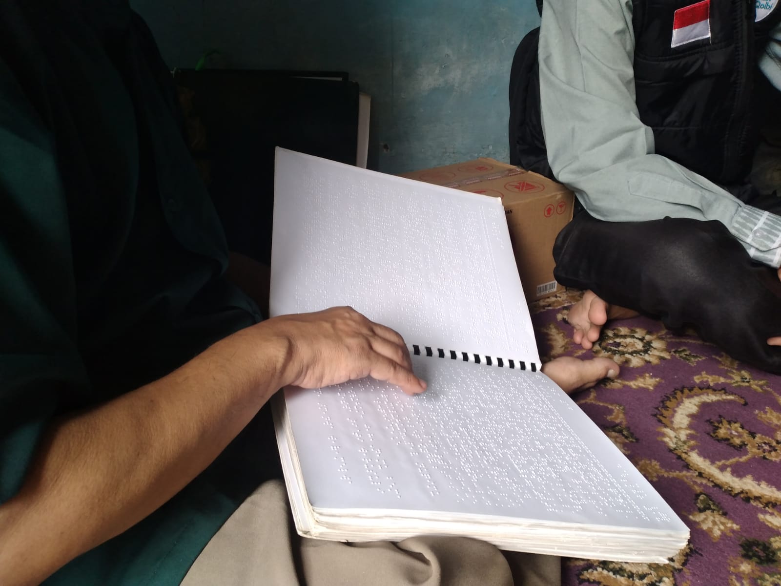 Membaca Al-Qur’an dalam Gelap