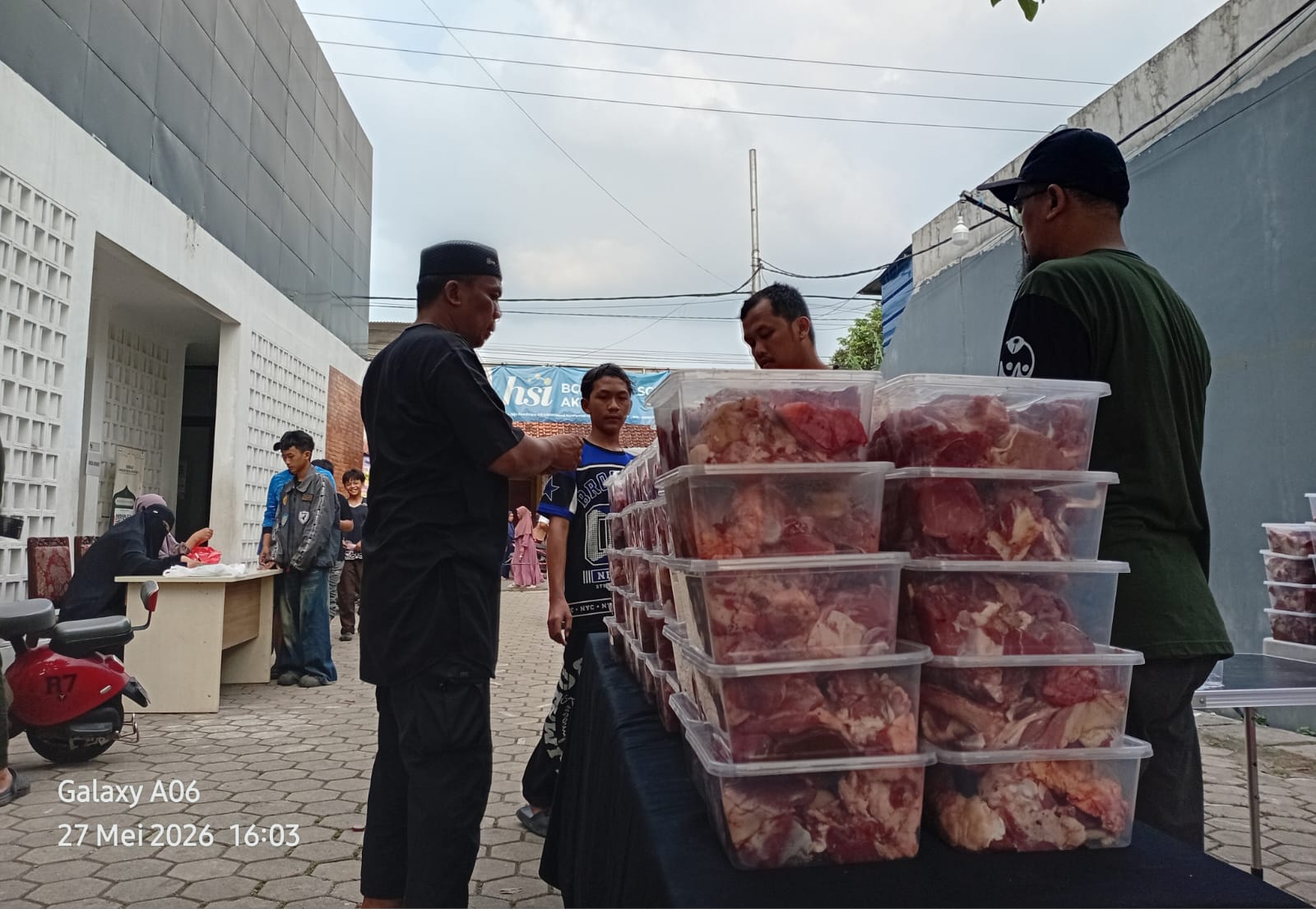 Berbagi Kebaikan di Hari Raya Qurban